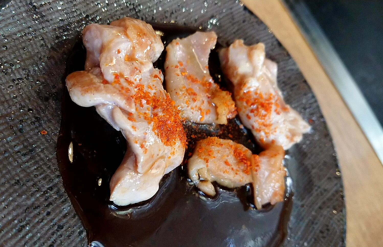 鉄板 鳥むつ。（香川県高松市）…「とっと焼き」で香川のオリーブ地鶏を堪能