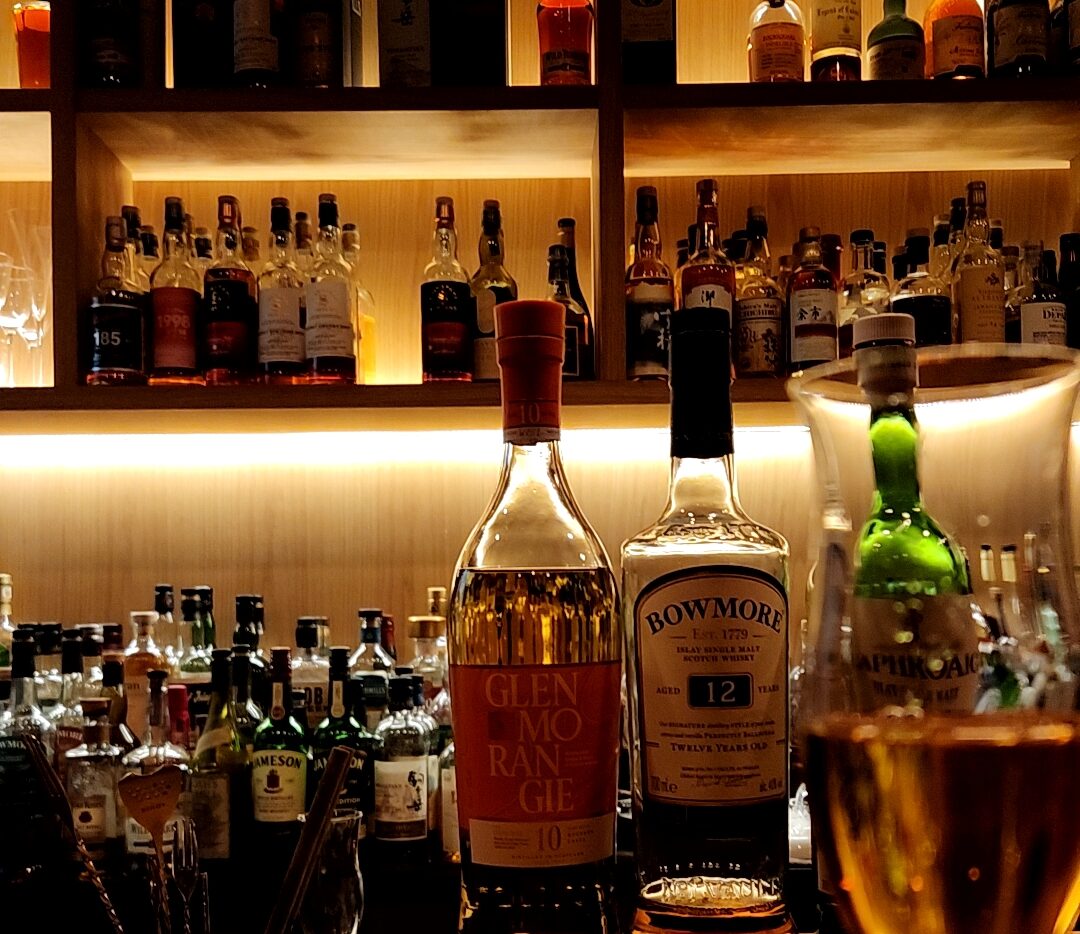 BAR HIRO（三重県伊勢市）…伊勢では貴重な深夜営業のバー、シックな雰囲気