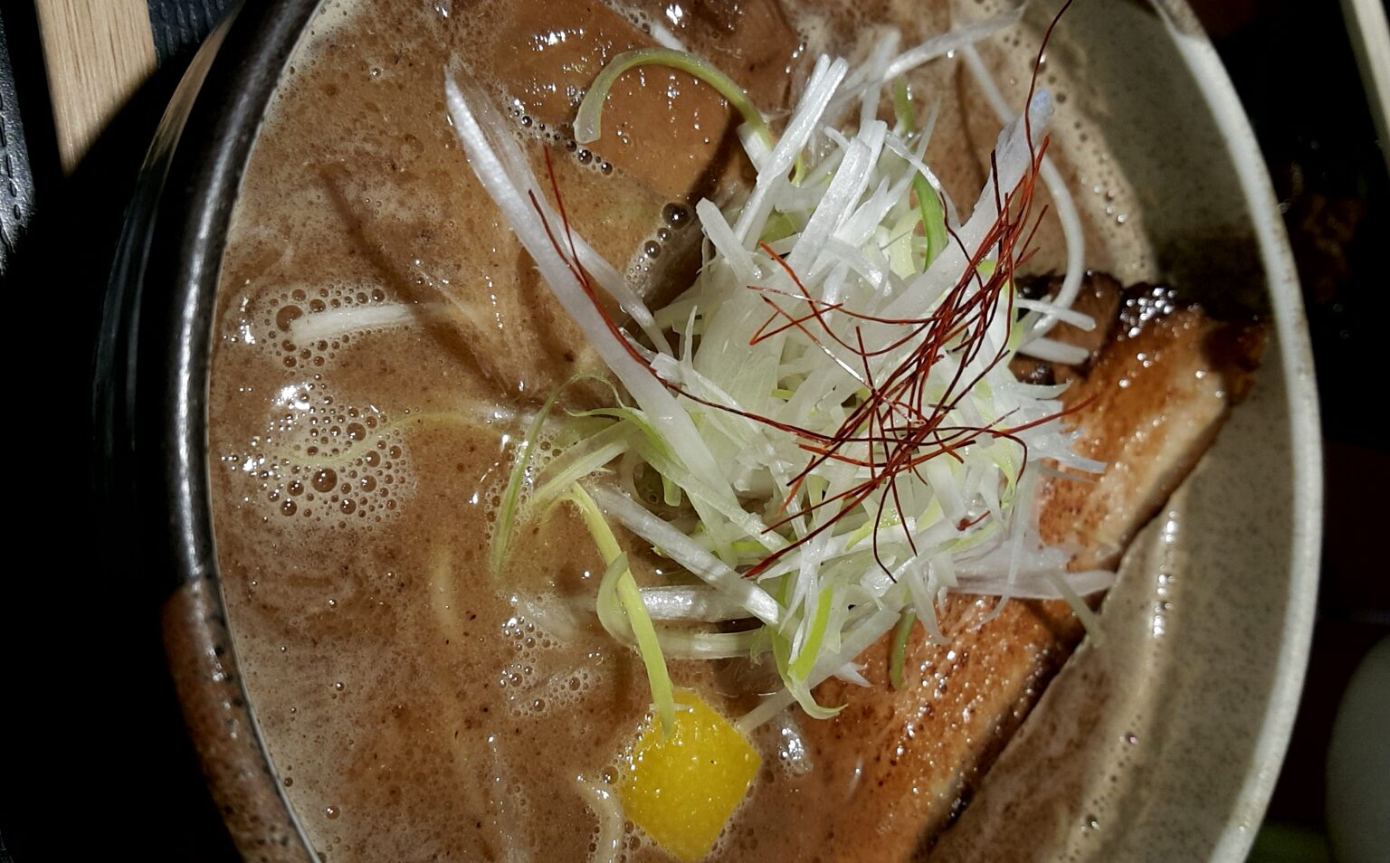 ゆいが総本店（長野県長野市）…魚介と豚骨のインパクト大のスープ、信州代表の一杯