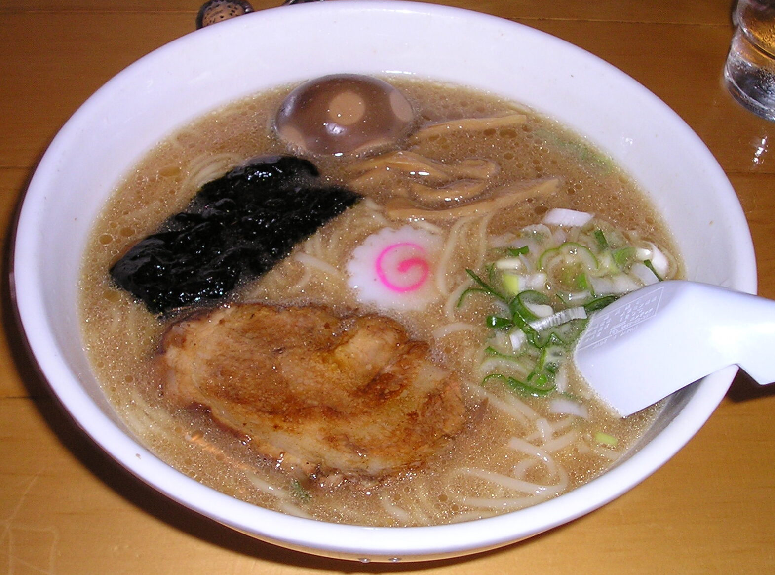自然派ラーメン 花の季（栃木県宇都宮市）…魚介と動物系のダブルスープ、不便な立地でも人気のラーメン