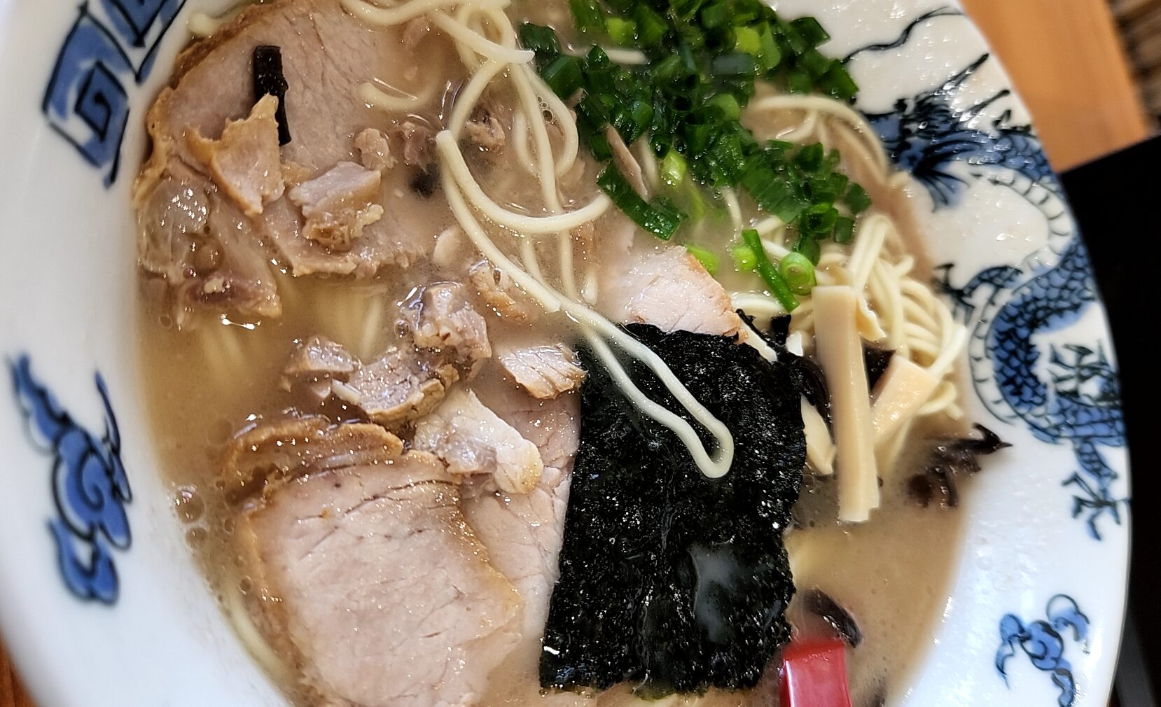 再来軒（宮崎県延岡市）…食べやすくも、しっかりと旨味が抽出された延岡のラーメン