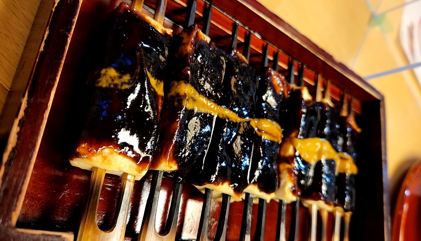 きく宗（愛知県豊橋市）…文政生まれの宿場町の味、香り高い菜飯と濃厚味噌の柔らか田楽