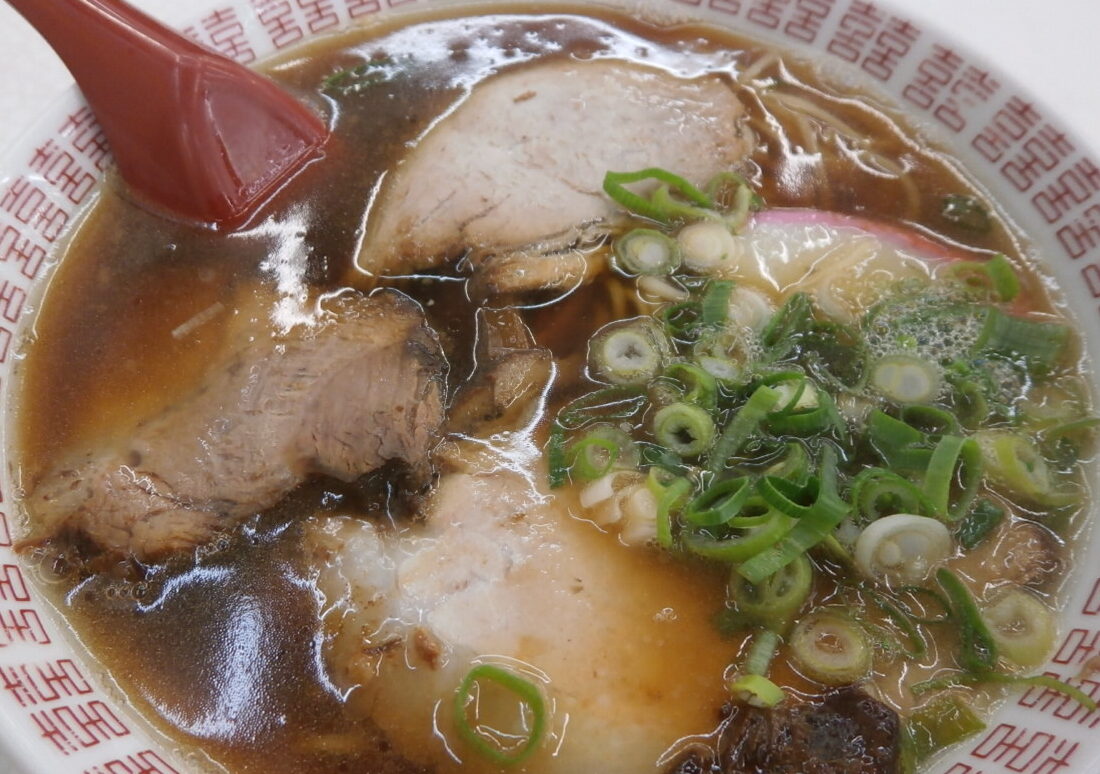 元車庫前 丸宮中華そば 本店（和歌山県和歌山市）…全体的にバランスの良い一杯、車庫前の人気店