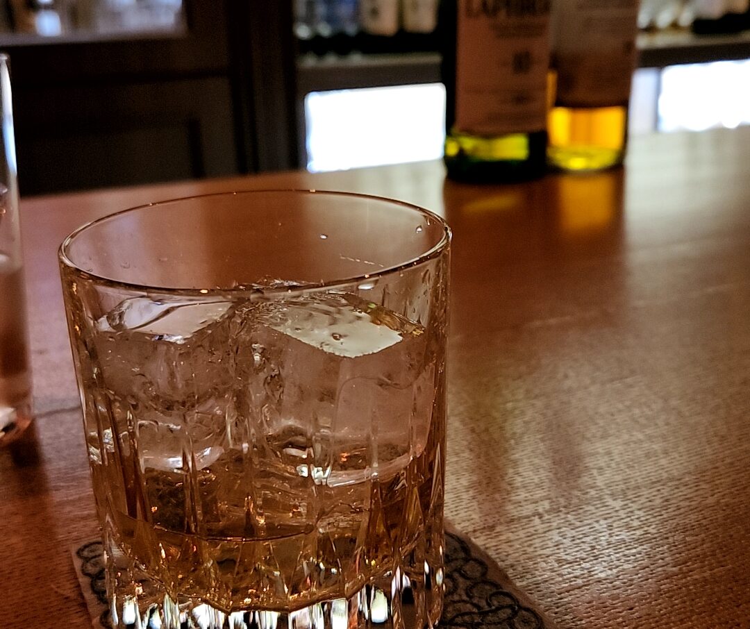 2001 Bar Moonlight（北海道旭川市）…たまには静かに、ひとりウイスキーと向き合う夜も
