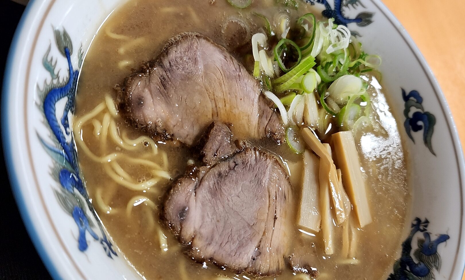 らーめんや天金 四条店（北海道旭川市）…忘れられぬ旭川ラーメンの味、重厚なスープの魅力
