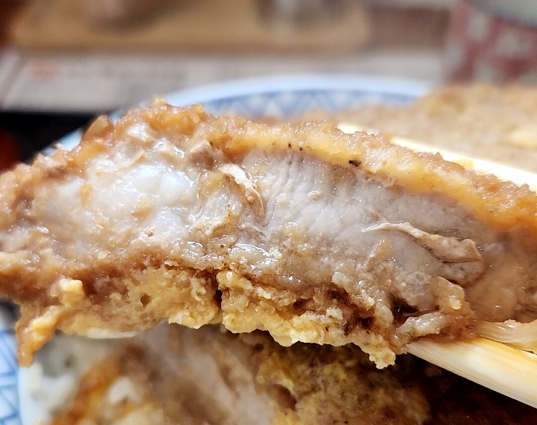 四條庵（北海道旭川市）…蕎麦屋で人気のカツ丼、ボリュームのみならず味も満足