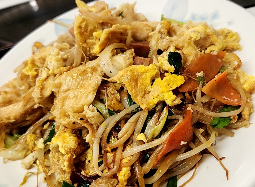 【閉店しました】いちぎん食堂（沖縄県那覇市）…ファミレスのような広い店内、味濃い目でボリューミーな定食