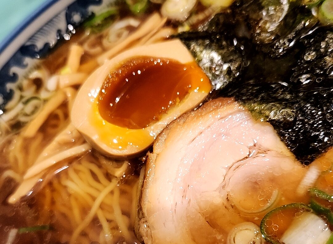 めんや 宮田（東京都板橋区）…強いダシのラーメンのみならず、ご飯ものにお惣菜と多彩すぎる店